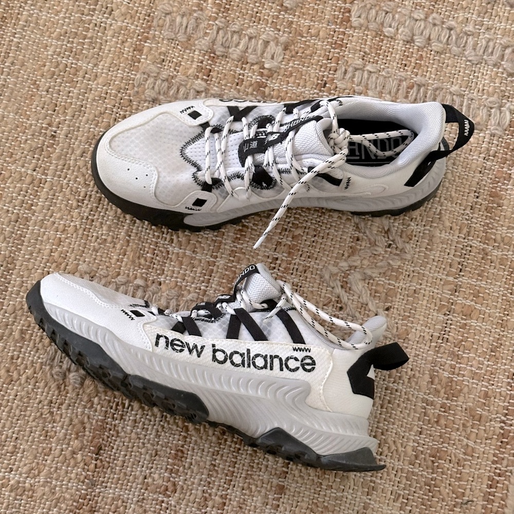 ❌ SOLD ❌ New Balance Shando Version 1.0 Black and White Running Shoes